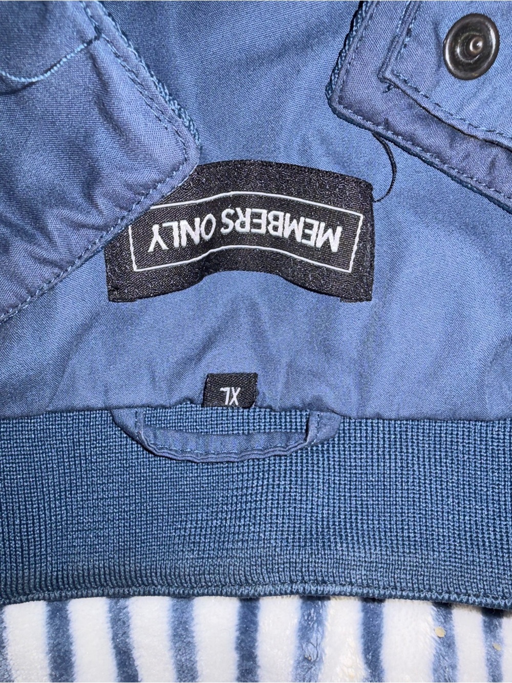 Members Only Navy jacket - Picture 2 of 2